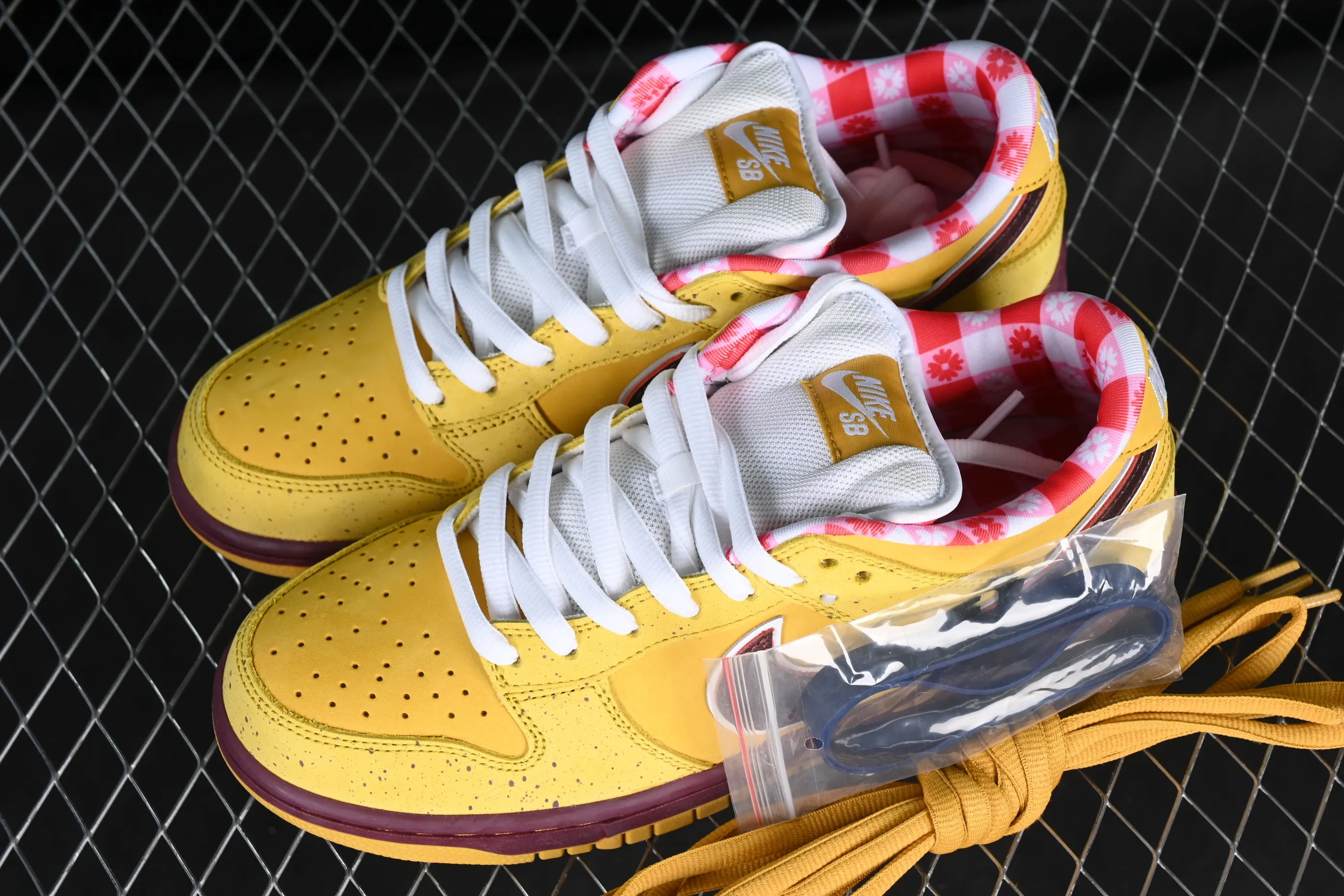 All Categories Nk SB Dunk Series Nk SB Dunk Low Low-top sneakers OG version Concepts x SB Dunk Low "Yellow Lobster" Yellow Lobster SB low-top sports and leisure sneakers 313170-137566